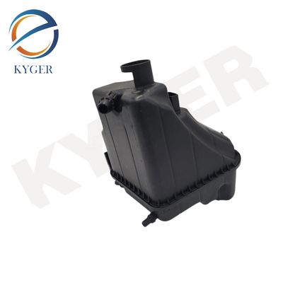 kupować 17138677649 Części silnika System chłodzenia Zbiornik zbiornika rozszerzającego płyn chłodzący 1713 8677 649 Dla BMW F30 F80 F21 F32 F82 F33 F83 F36 produkcja online